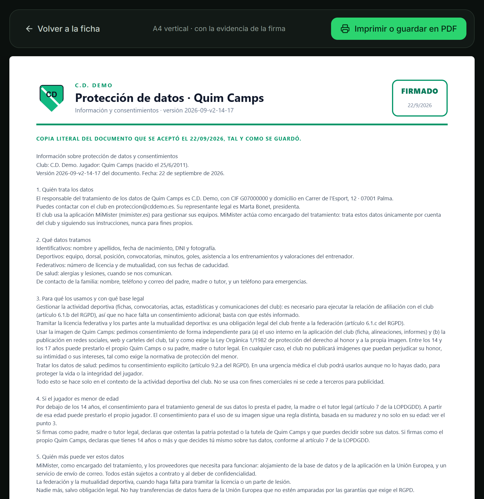 Documento firmado en A4: barra con «Volver a la ficha» e «Imprimir o guardar en PDF»; cabecera con el escudo, el sello FIRMADO con su fecha y la copia literal del texto que se aceptó.