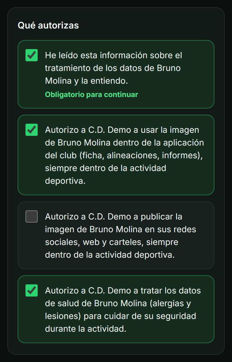 «Qué autorizas»: las cuatro casillas; marcadas la de haber leído la información, la imagen dentro de la app y los datos de salud; sin marcar, publicar la imagen en redes, web y carteles.